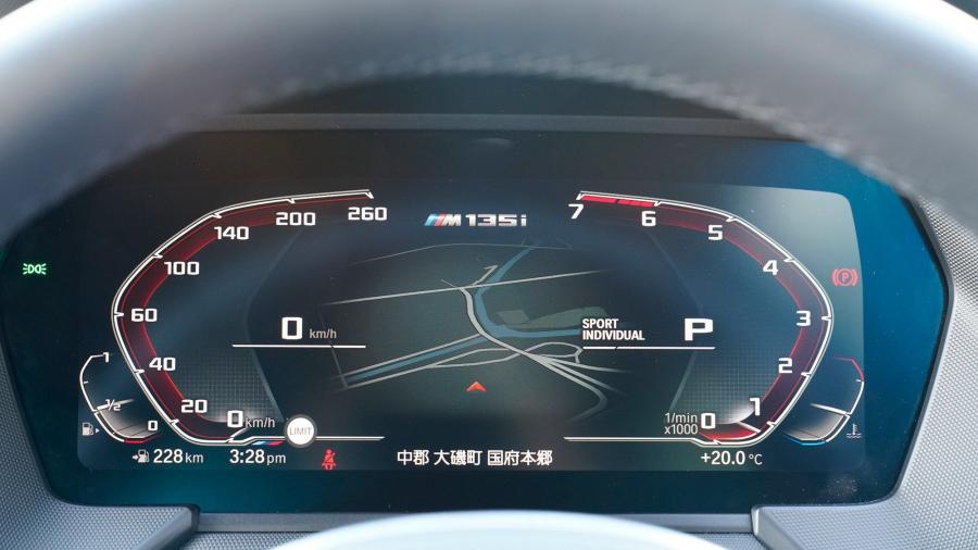 Панель приборов BMW M135i xDrive (F40) 2019 года  (JP) (фото 3 из 17)